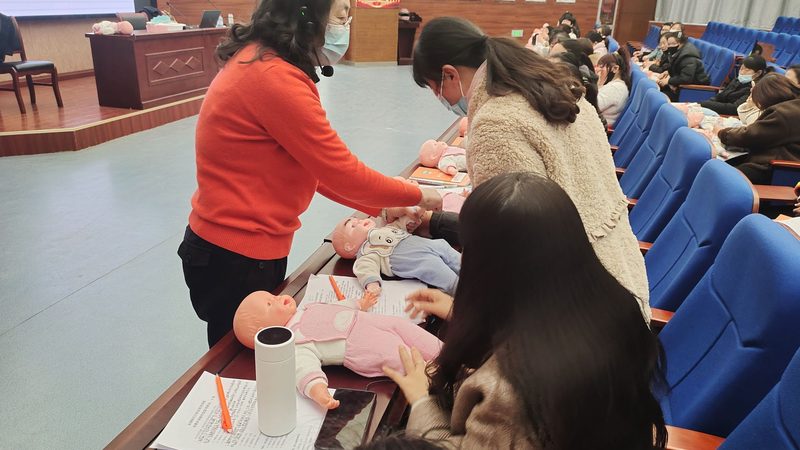 满月发汗，如何选择正规服务？**